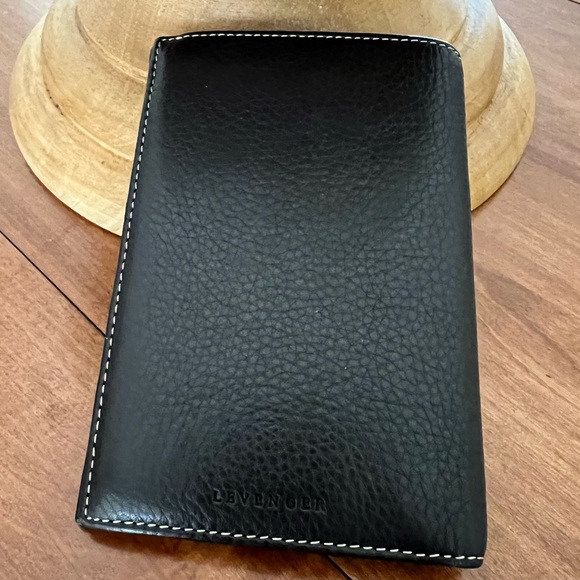 Levenger Leather Bomber Jacket Notebook Wallet. Excellent Condition. - Picture 3 of 3